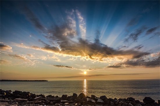 要活的简单一定不能想的太多(有哲理的句子值得收藏)